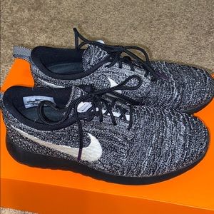 Flyknit nike Roshe